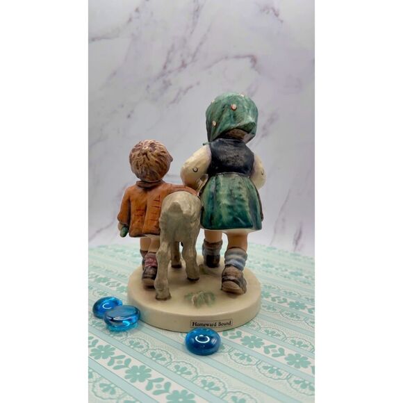 Hummel Goebel Homeward Bound #334, TMK5, 1975, 5.25”tall, beautiful figurine - Picture 5 of 9